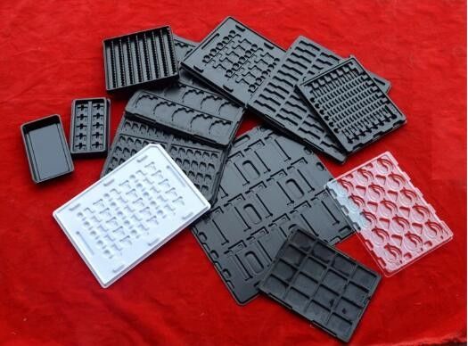 Plateau alvéolaire léger ESD - PET/PP/PS thermoformé, pour l'emballage de composants électroniques et de circuits imprimés