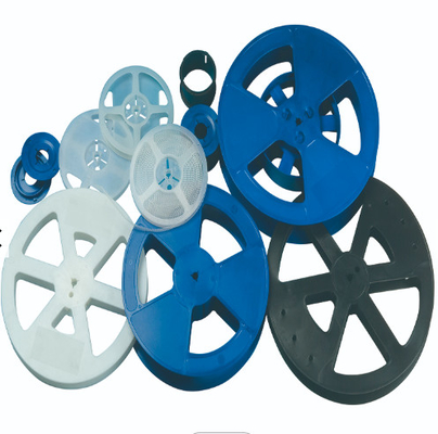 - Rouleau de câble en plastique facile à manœuvrer et à ranger avec poignées intégrées et kits de roues en option