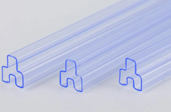 Traitement antistatique de surface facilité par un alimentateur d'encapsulation IC dans un tube IC transparent