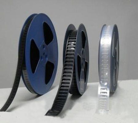Dimensions précises de relief conductrices de bande et de bobine de transporteur