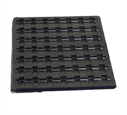 Plateaux en ampoules ESD noirs personnalisés pour le stockage et le transport de composants électroniques avec un matériau PET PP ou PS configurable et une disposition de poche